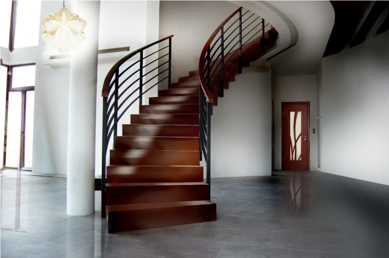 Czy schody zabiegowe pasują do każdego wnętrza?